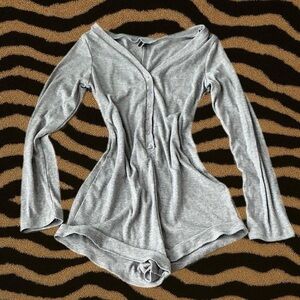 Fancyqube Light Grey Button-Up Romper – Size Small